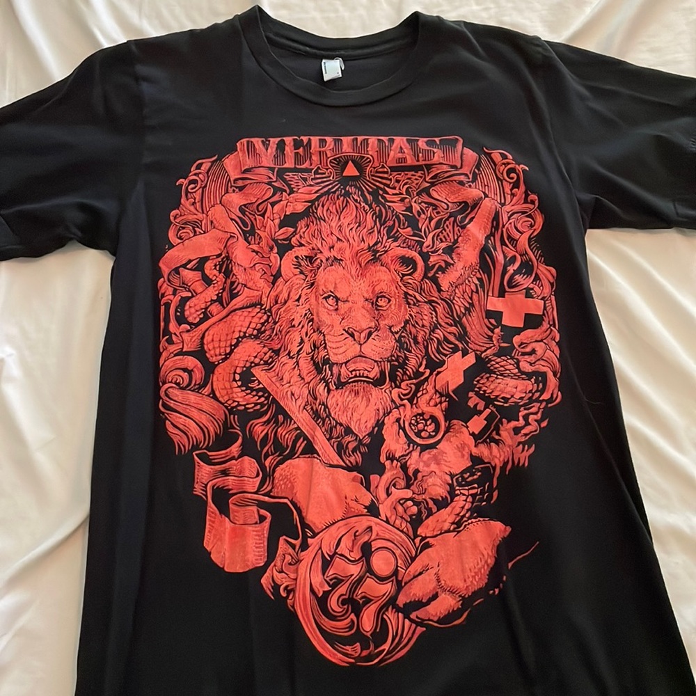 Black graphic tee